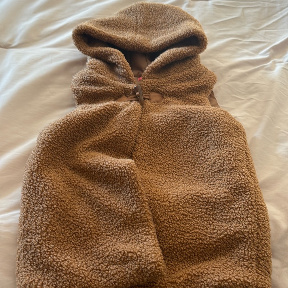 Girls Hooded vest.